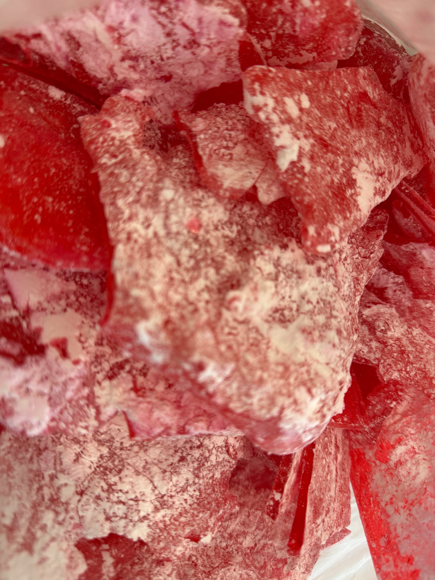 Freeze dried cinnamon glass candy