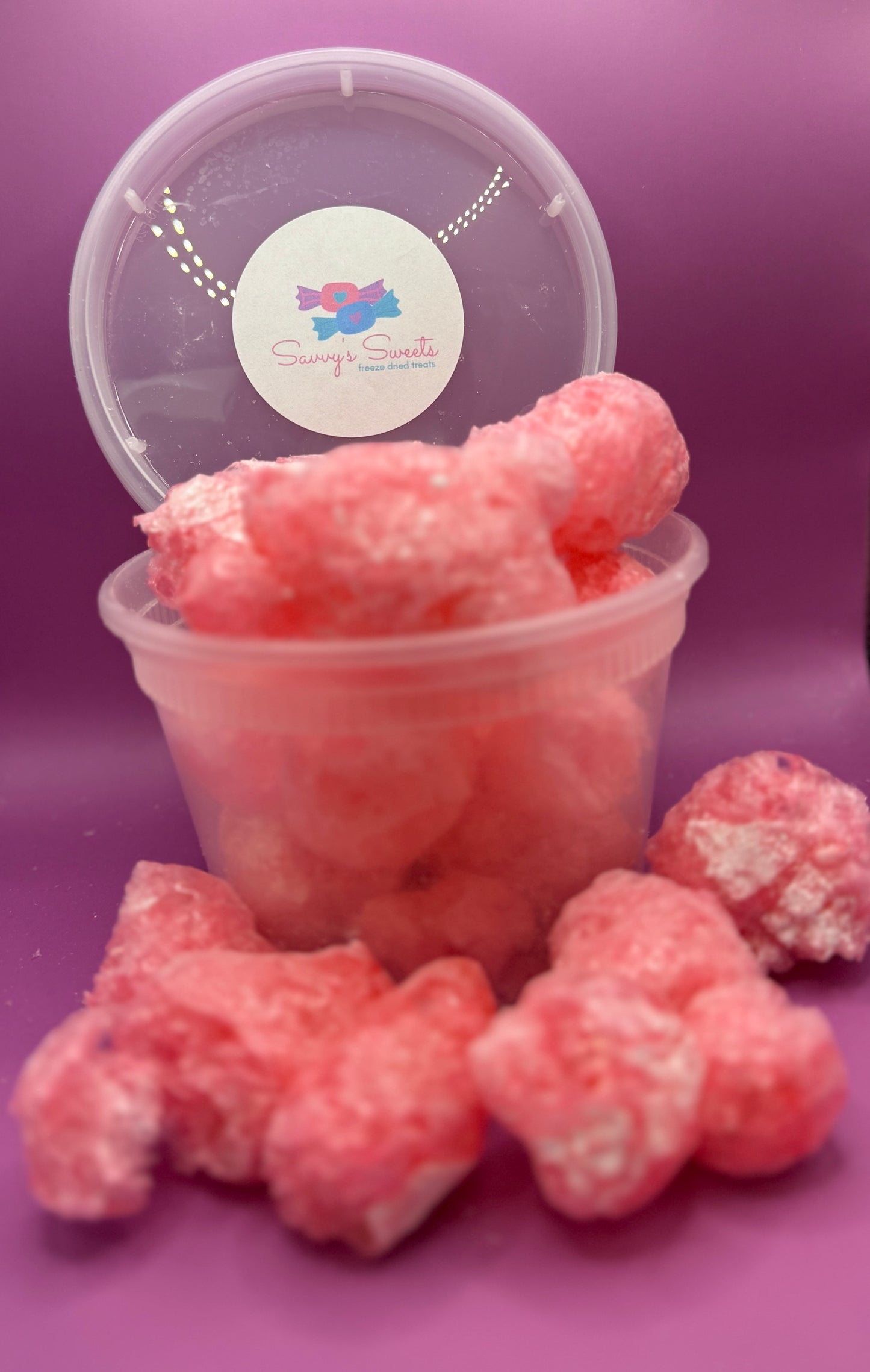 Freeze dried cinnamon glass candy